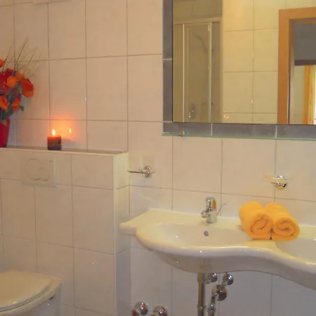 Neustockach Апартаменти *